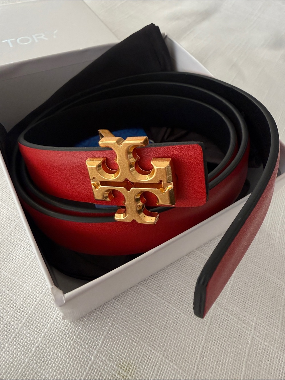 Tory Burch Red Leather Logo Buckle Belt with Gold Hardware - Picture 2 of 3